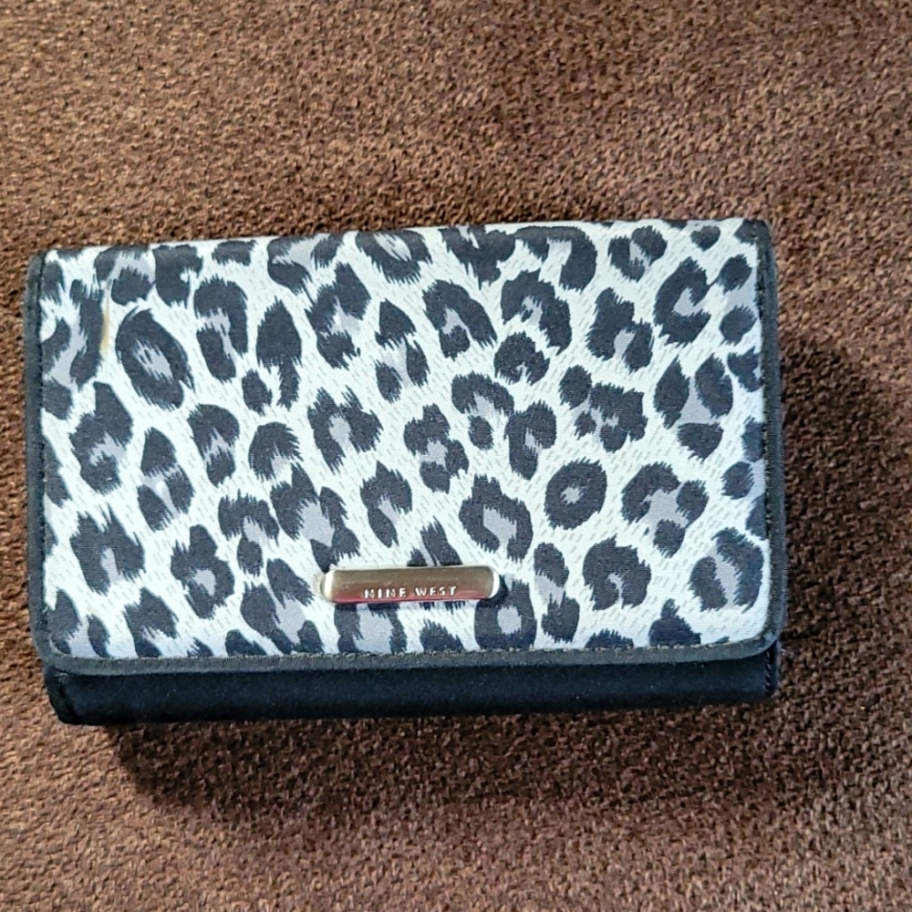 Nine West wallet
